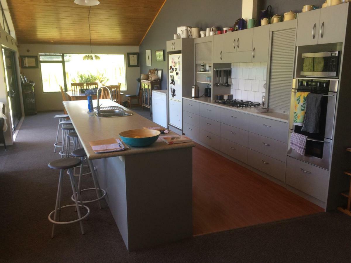 Waiotahe Dairy Farm Hideout Villa Waiotahi ภายนอก รูปภาพ
